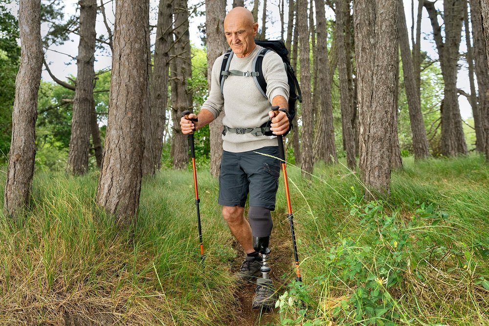 [Translate to Finnish:] Nordic walking with a prosthesis