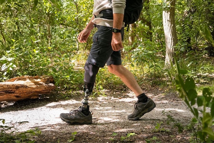 movao: 3 tips for finding the right shoe to go with your prosthetic leg